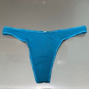 VS thong like new size medium